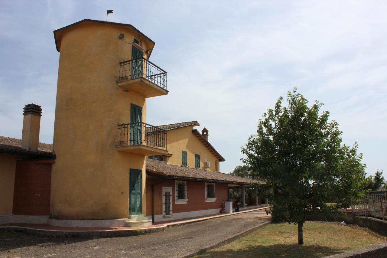 Вилла Il Granaio Del Pavone Nepi Экстерьер фото